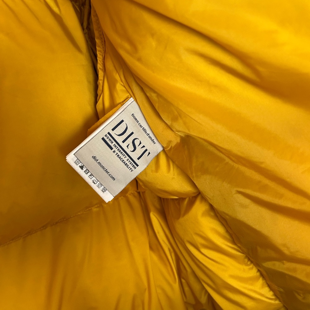 Moncler Yellow Antre Short Down corduroy - Picture 5 of 10